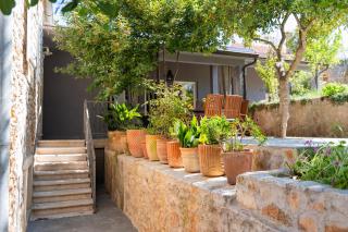 Historic Stone Home With Xbox Game Room & Garden - 7