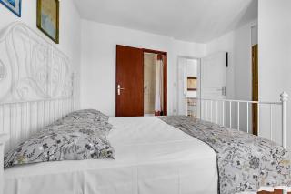 Authentic Hideaway by Riva with Free Parking - 2