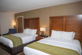 Comfort Inn & Suites Erie - Splash Lagoon Indoor Waterpark - 6