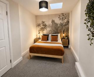 Boutique 2 Bed Bristol Abode - Parking - Garden - 1