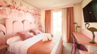 On Pink Motel - 0