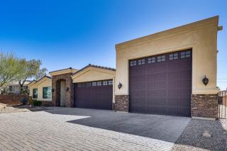 Pool & Hot Tub: Luxe Lake Havasu Home - 9