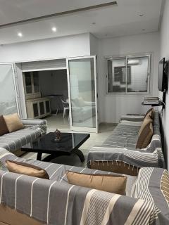 Elegant Beachfront Retreat in Hergla - 6