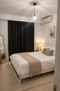 Azure Jacuzzi Maisonette - 9