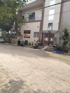 Tirth Vrindavan Stay - Near Prem Mandir and Banke Bihari tample with free wifi and Free Parking - 7