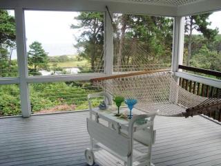 Ocean views Walk to Beach Pet Friendly AC Private - 7