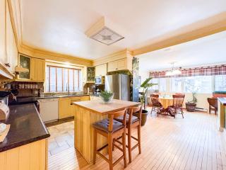 Maison Des Jardins B & B - 0