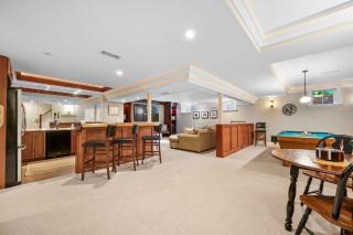 Walk to Beach and Town, Hot tub, Sleeps 8, Pet Friendly - 7
