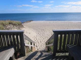 Walk to Beach Central Location Central AC WiFi The Last Resort - 9