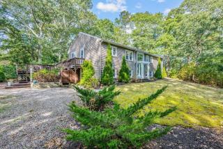 Cape Cod Retreat: A/C, WiFi Pet Friendly - Harwich - 2