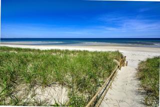 Cozy Cape Guest Cottage—Steps to Oceanfront Bay - 9