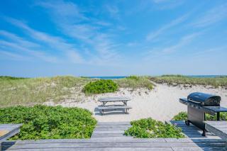 Seaside Serenity with Private Beach Access - 8