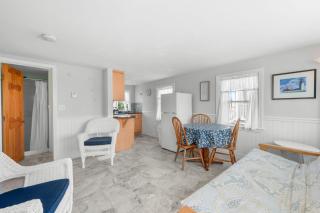 Cape Cod Water View Cottage—Steps to Private Beach - 3