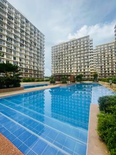 J&J Mactan Stays Netflix, Pool & Paid Parking - 0