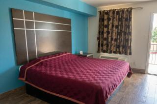 Golden Motel Near Houston Medical Center - 4