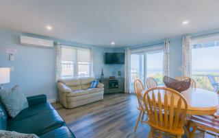 Two-Level Oceanfront Cottage—Decks Water Views - 2