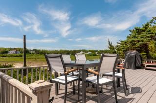 Cozy Marshfront Cottage Steps from the Beach - 0