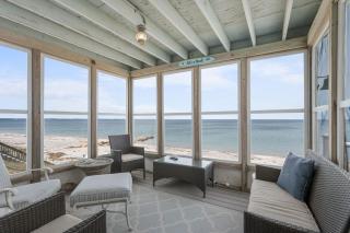 Spacious Oceanfront Home w/ Sun Bay Views - 8