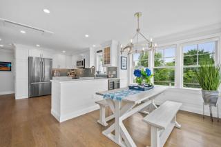 Chatham Coastal Retreat – Modern Dog-Friendly - 9