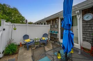 Cozy Mid-Cape Studio Steps to the Beach Pool - Dennis Port - 7