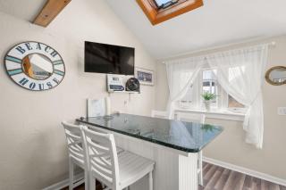 Oceanview Hideaway with Private Beach Access - 1