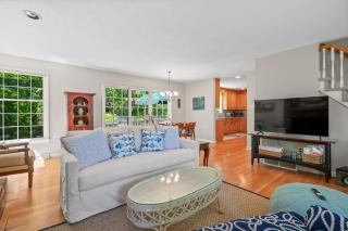 Rhododendron Cottage – Walk to Cockle Cove - South Chatham - 3