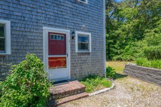 Dog-Friendly Cape Cottage Near Beach Towns - 3