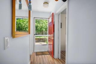 Dog-Friendly Cape Cottage Near Beach Towns - 1