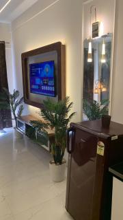 Luxury Couple Friendly Studio-Gaur City Noida - 7