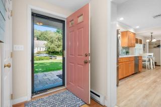 Gray's Getaway: Dog-Friendly Cottage Near Beach - 6