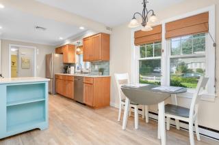 Gray's Getaway: Dog-Friendly Cottage Near Beach - 5