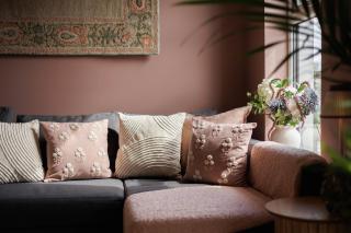 Upper Eastside - XL bed, Balcony, close Cafes and Bars - 0