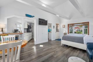 Serenity - Cozy Beachfront Charm Awaits - 6