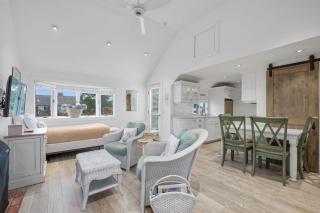 Stay by the Sea at Sharon's Cottage - 6