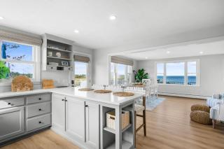 Serene Oceanfront Getaway w/ Stunning Views - 1