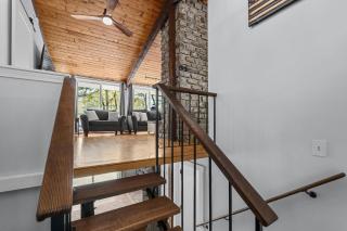 Relax at This Dog-Friendly Sandwich Retreat - 2