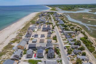 Charming Cape Cod Retreat Near the Beach - 8