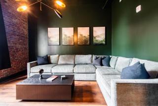 Hollyhock Suite 405 - 0