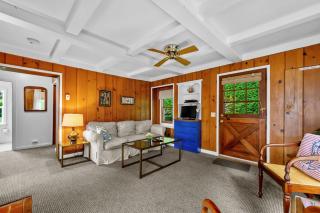Tranquil Eastham Waterfront Cottage Escape - 1
