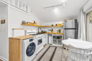 Easy Family Stay Steps from Popponesset - 1