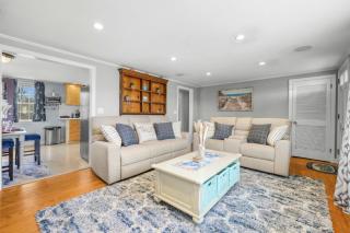 Dog-Friendly Cape Cod Getaway with Fire Pit Yard - 3