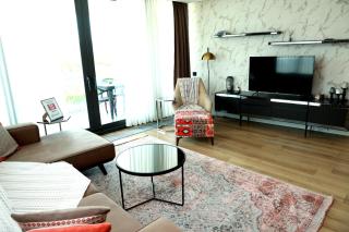 Deluxe Two-Bedroom Apartment Balcony 320 - 3