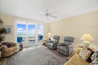 Oceanfront 2BR Condo Ponce Inlet Sleeps 6 - 3