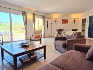 NOUVEAU Grand appartement lumineux avec terrasse, Vue sur un site naturel protégé, Proche plages et commerces - 1