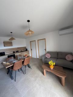 Appartement Rez de jardin entre mer et montagne - 0