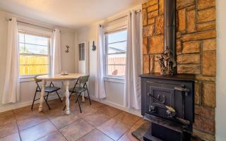 Historic 3 bedroom Cabin Downtown Cody Yellowstone - 1