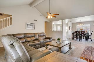 6 Mi to Epic Waters! Spacious Family Getaway - 4