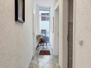 Zentrale Wohnung Stuttgart mit Balkon für 10 Gäste - Stoccarda - 2