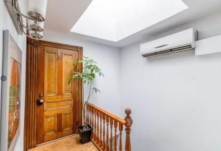 Charming 3BR Townhome at Downtown Montreal - 1