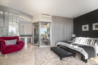 3 bedroom villa with shared pool and amazing sea views - 5